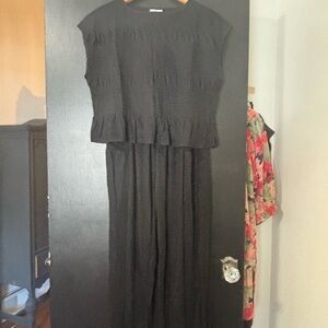 Bluivy Black Two-Piece Set